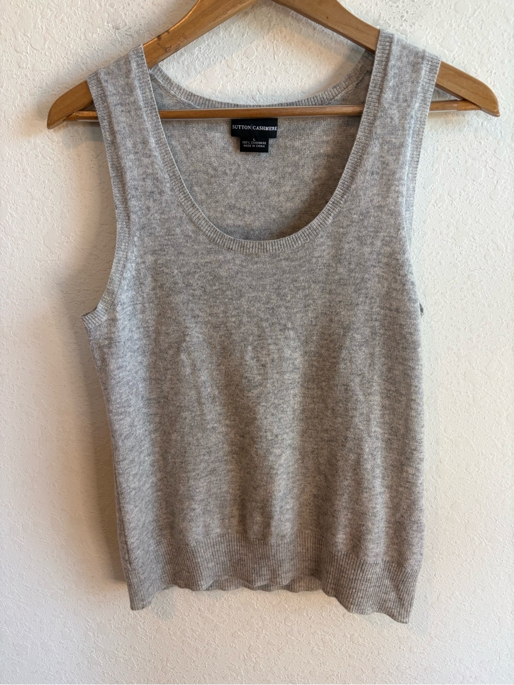 Sutton Cashmere Gray Scoop Neck Sleeveless Blouse Size Large